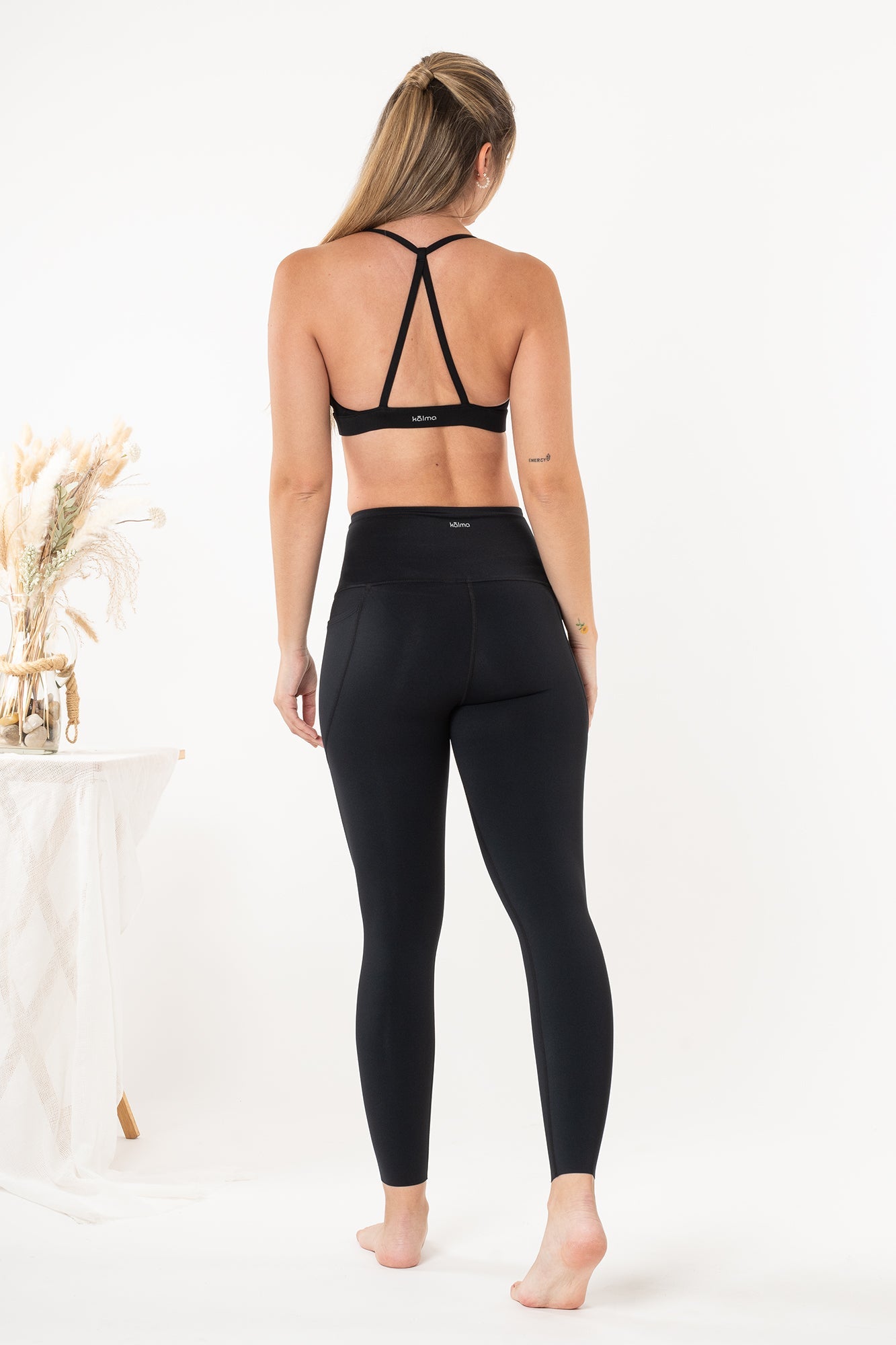 Crop Top Everest Black - kalmayoga